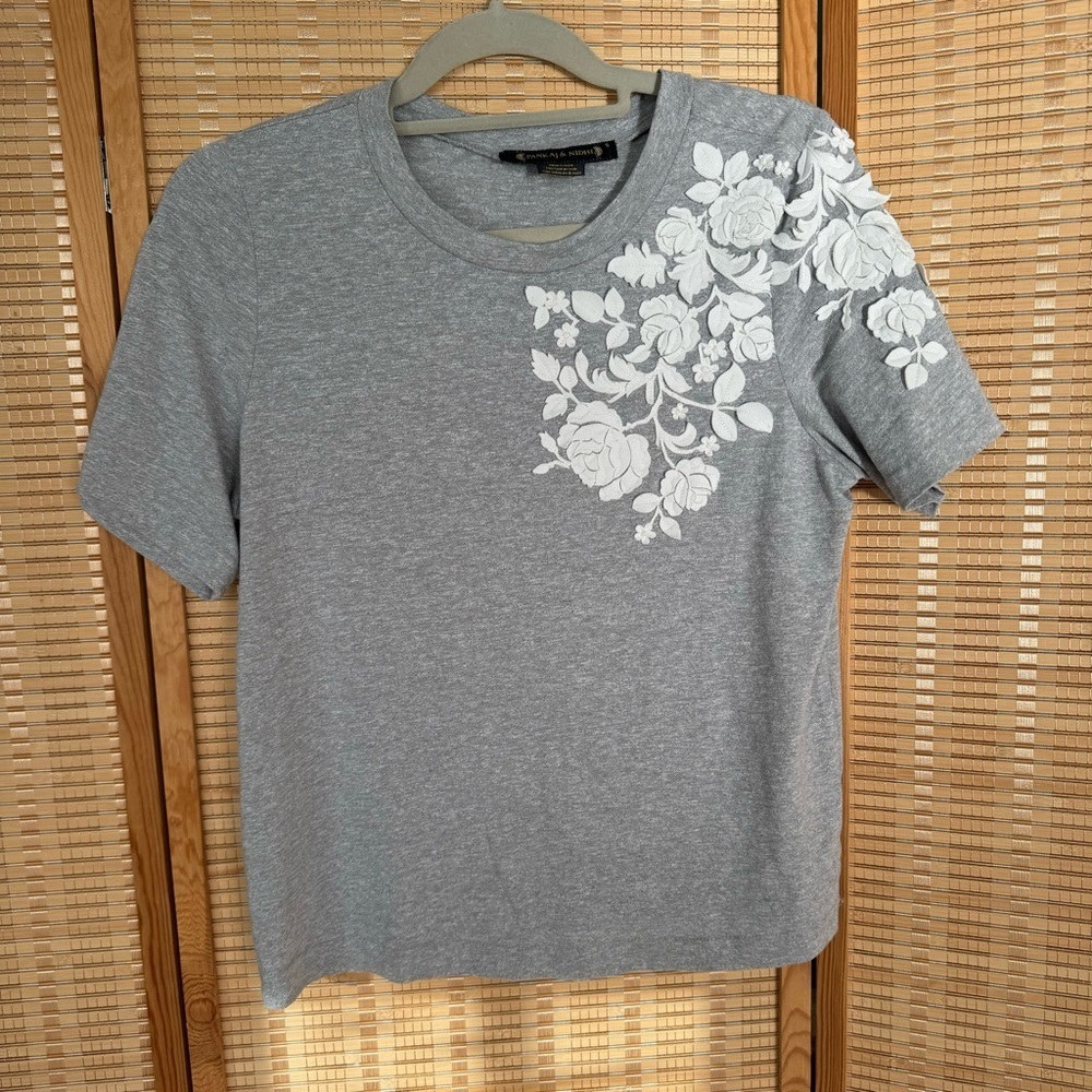Anthropologie Pankaj & Nidhi Blanche Top Grey Floral Appliqué, size Smalll - Picture 2 of 9